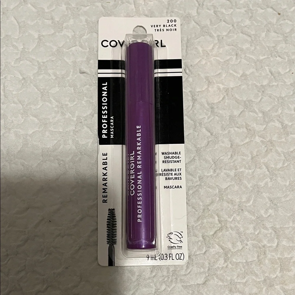 NWT Covergirl Professional Mascara 200 Very Black